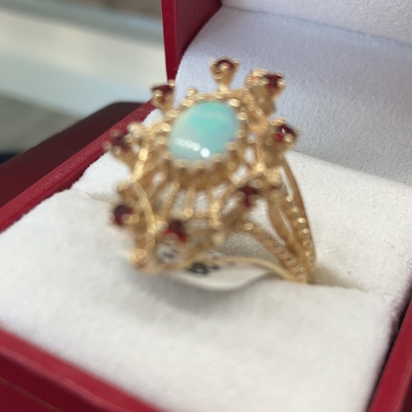 Beautiful opal Garnet in 14 karat gold ring - Picture 4 of 4